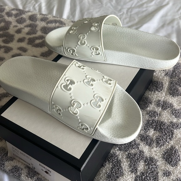 Women’s Signature rubber Gucci GG slides with box - Picture 6 of 6